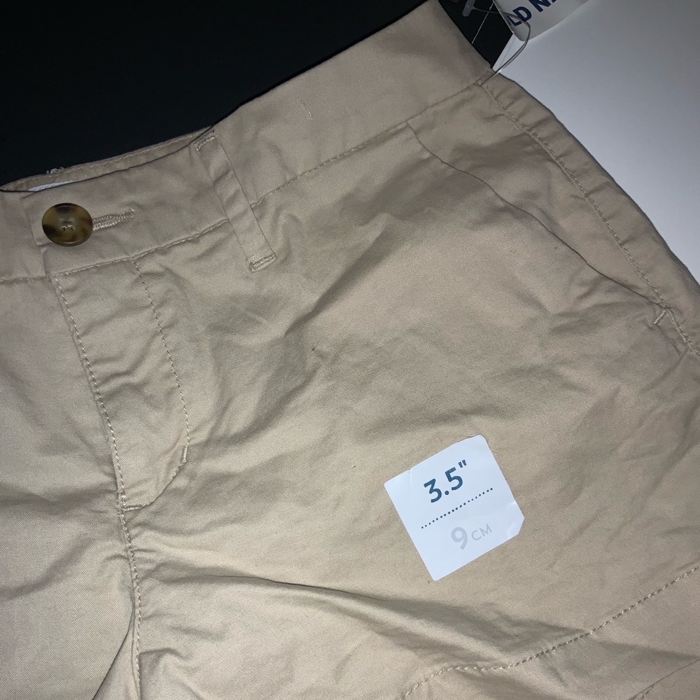 Old Navy Kahki Shorts - Picture 2 of 4